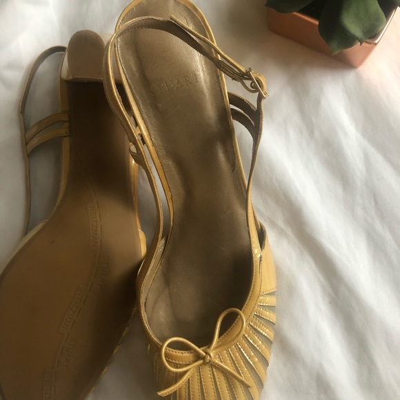 Stuart Weitzman tan shoes - Picture 3 of 3